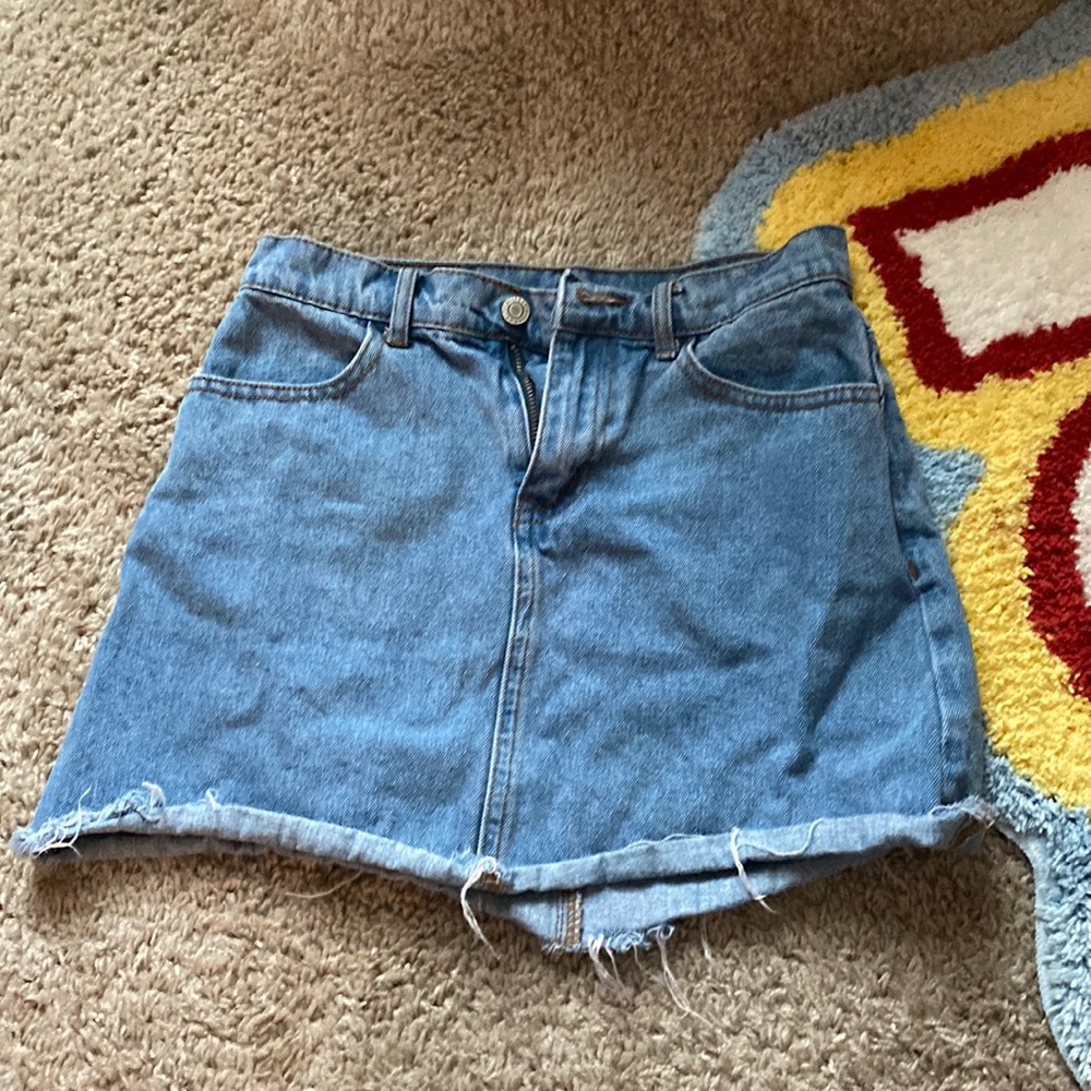 john galt brandy Melville denim skirt fits like a 25 waist